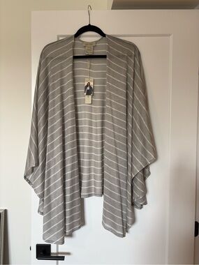 Charlie Paige Gray and White Striped Draped Kimono